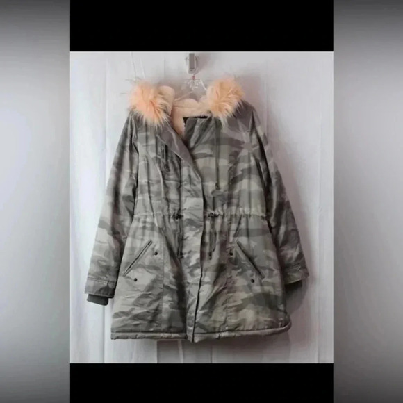 TORRID GRAY CAMO TWILL FUR LINED PARKA WINTER JACKET 00 - Picture 3 of 11